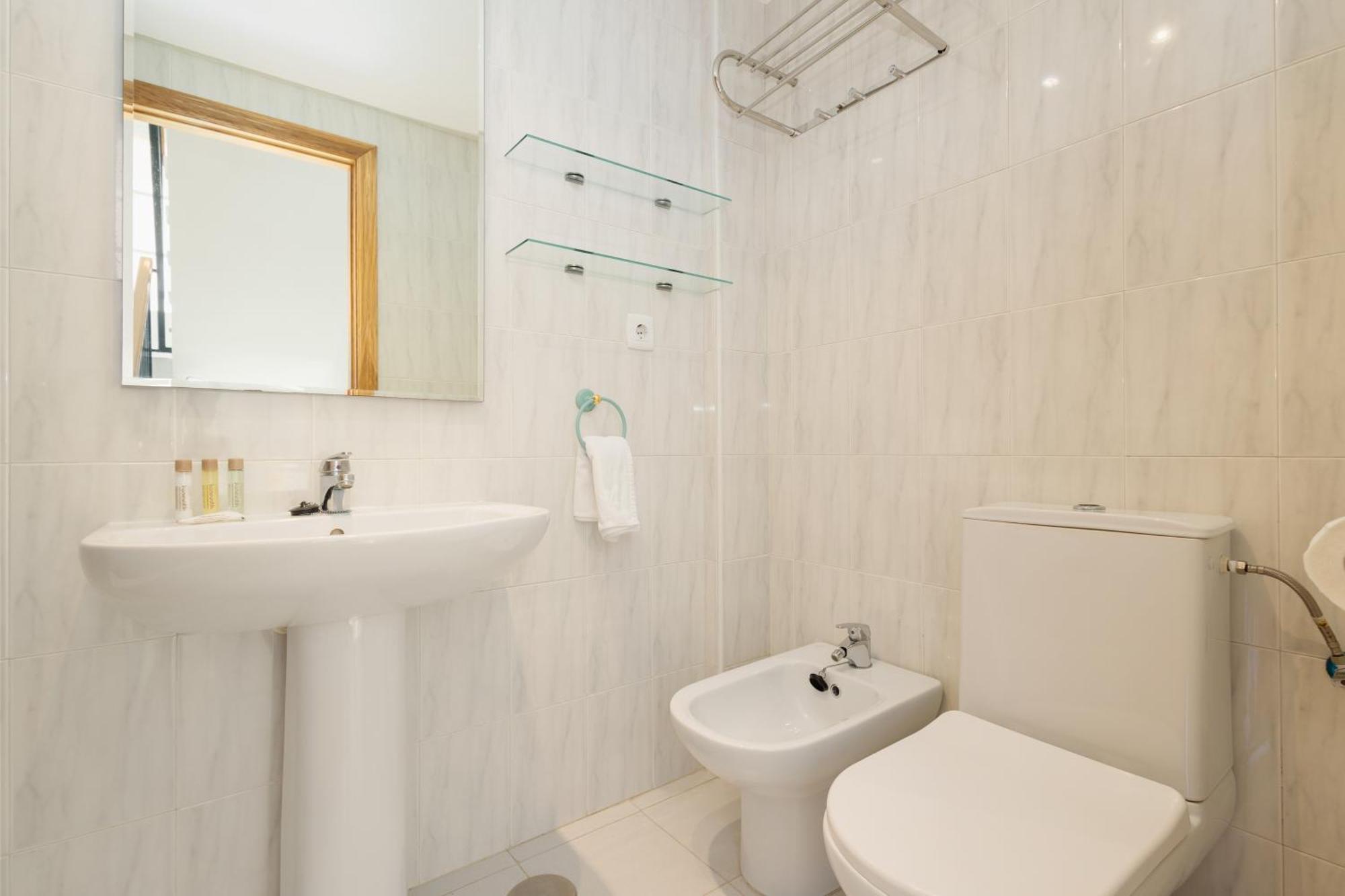 Ferienhaus Beautiful Townhouse Walking Distance To The In Costabella, Marbella