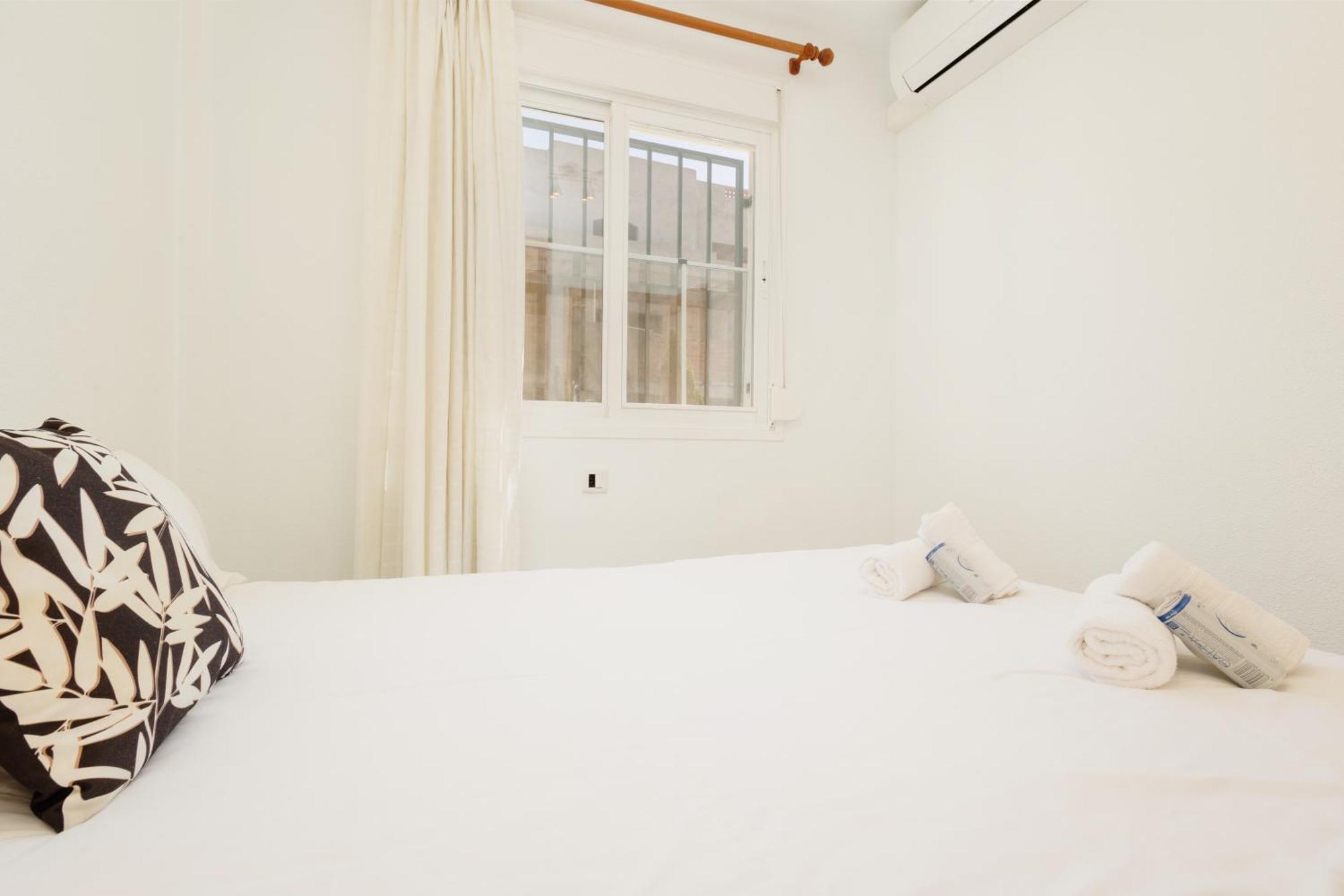 Beautiful Townhouse Walking Distance To The In Costabella, Ferienhaus *